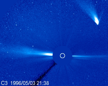 Kométa C/1996 B2 v zornom poli koronografu C3 sondy SOHO